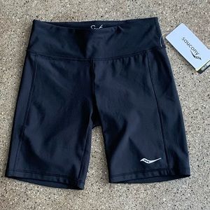 Saucony Scoot Series 8” Bike/Workout Shorts NWT
